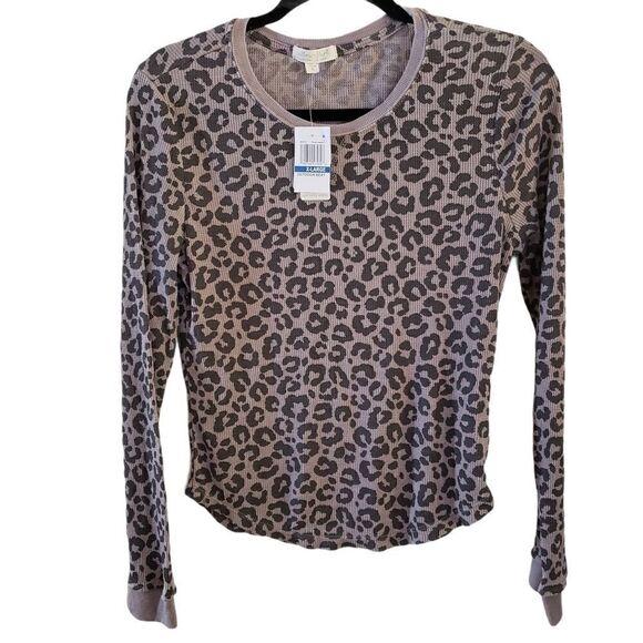 Ultra Flirt Juniors Waffle Knit Crewneck Leopard Top - Picture 1 of 7